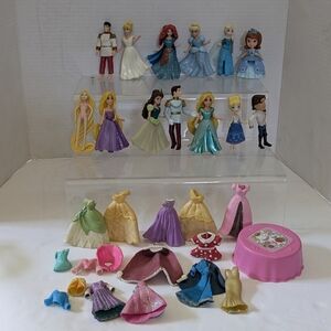 Lot of Polly Pockets Disney Princesses Clothes Belle Repunzel Ariel Cinderella
